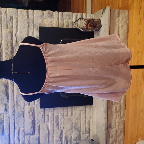 ninexis Pink Women's Spaghetti Strap Top. Size Small - Picture 2 of 4